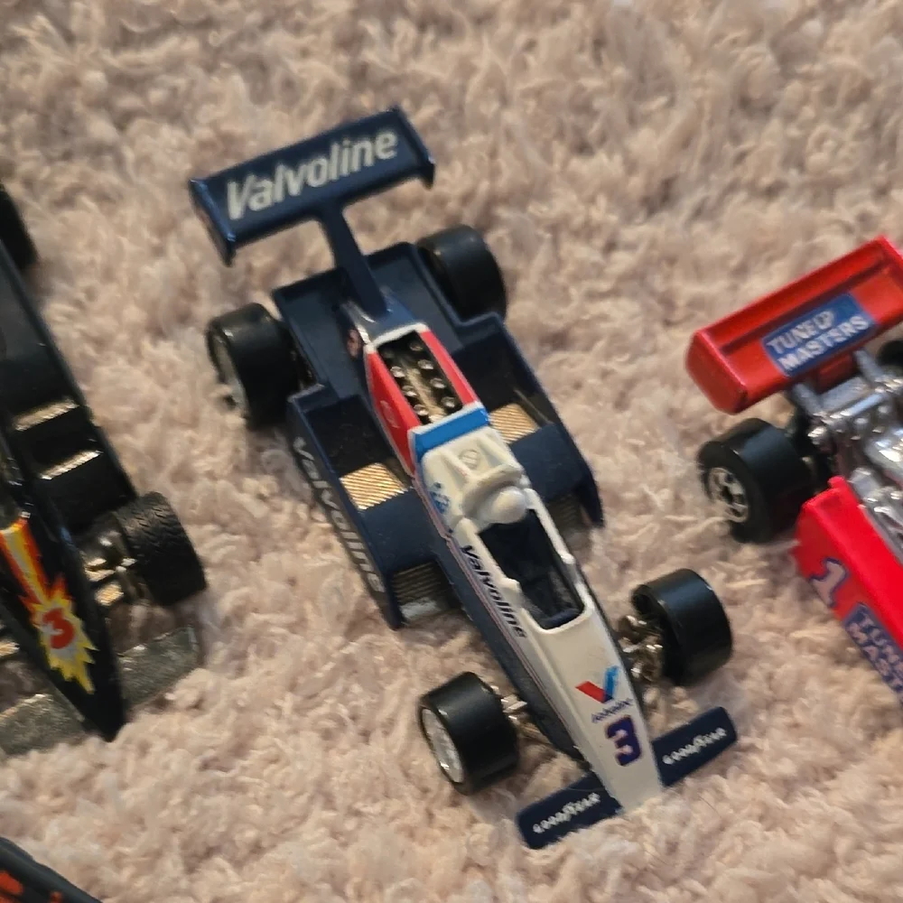 ♡♡♡ Die-Cast Racing Car Toy Set - Assorted Hot Wheels - Picture 7 of 9